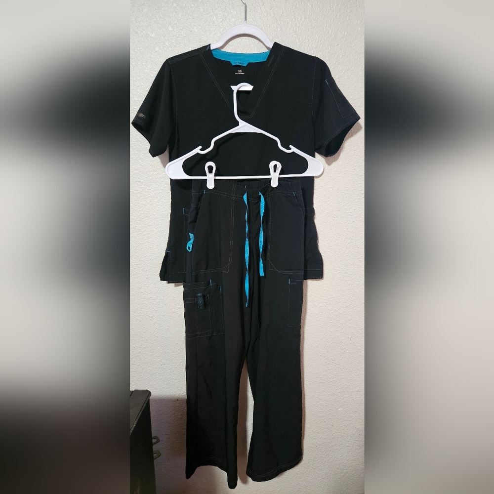 Carhartt Force Black Scrub Set with Blue Accents